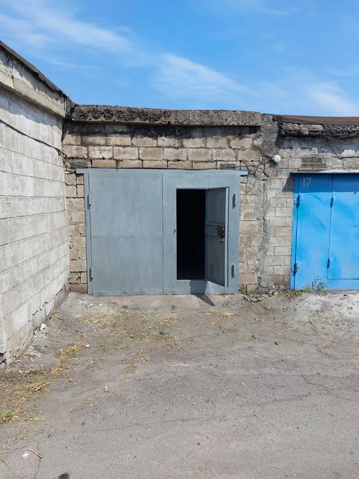 Продам гараж в центре