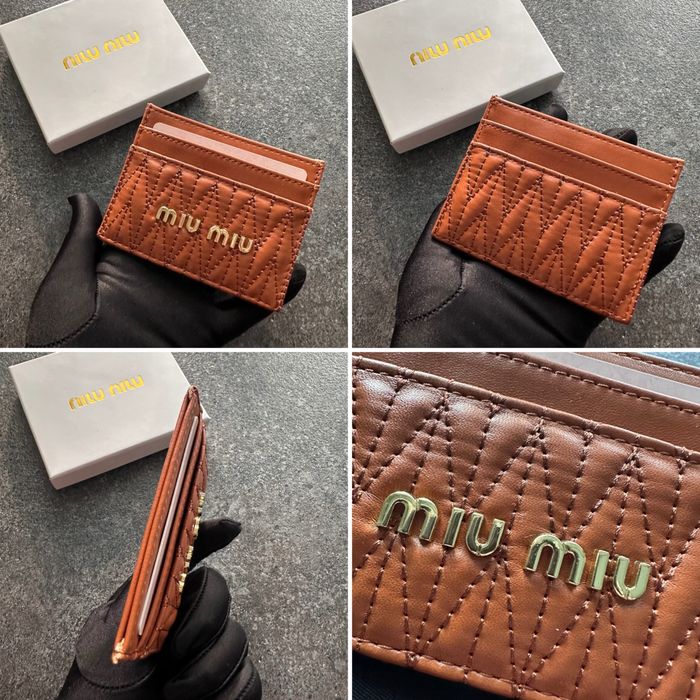 Карт-холдери dior chloe miumiu loewe chanel gucci