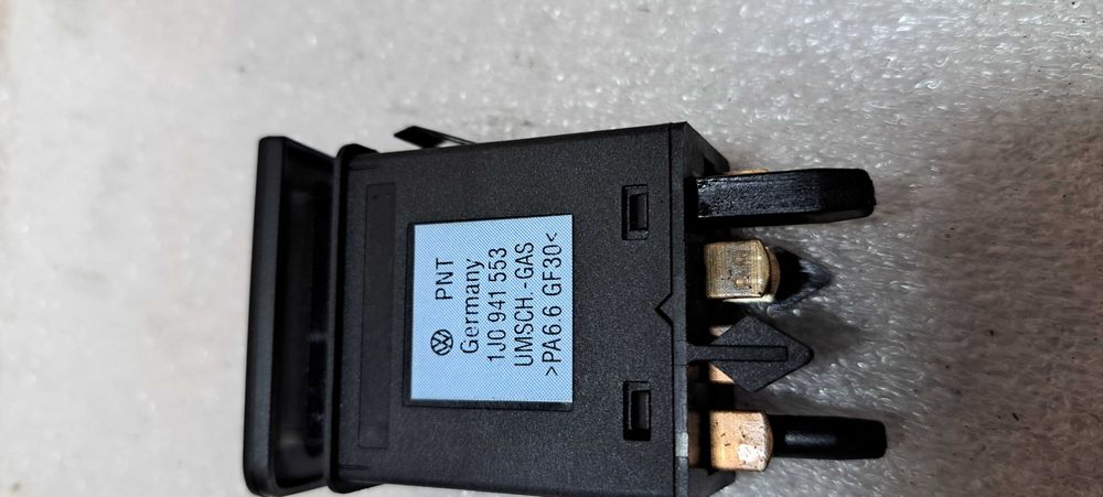 Włacznik przełącznik GAS Volkswagen Golf IV oryginał -553