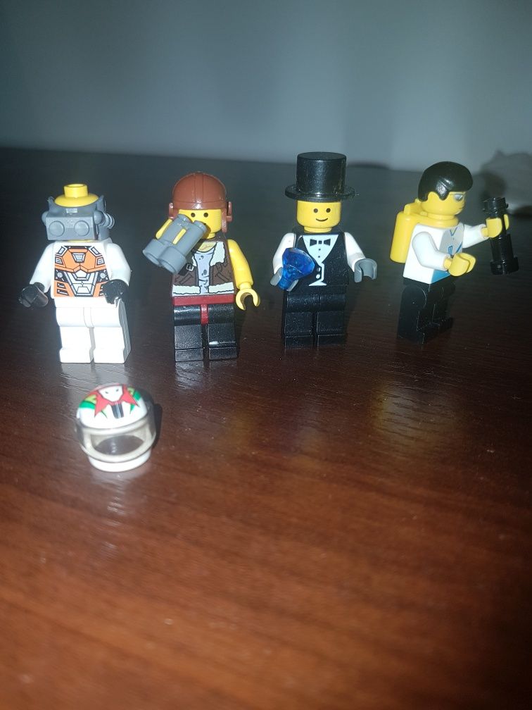 4 ludziki Lego klocki Pilot Astronauta Magik Nurek Lornetka Diament