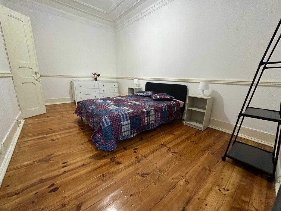 Quartos para casais, ótima localiz, desp inclusas, entrada facilitada