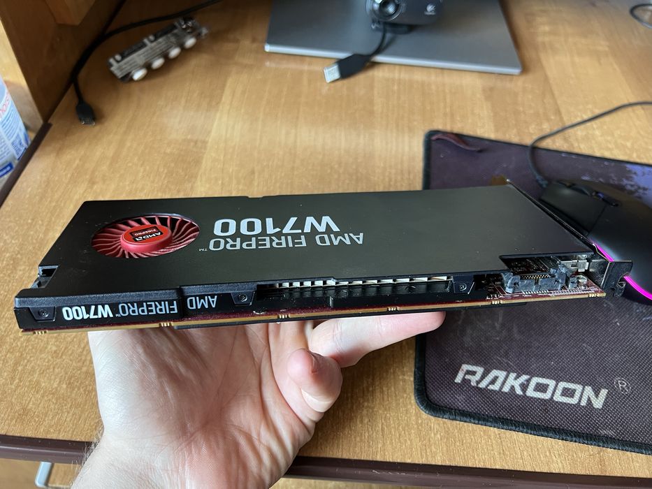Відеокарта AMD FIREPRO W7100