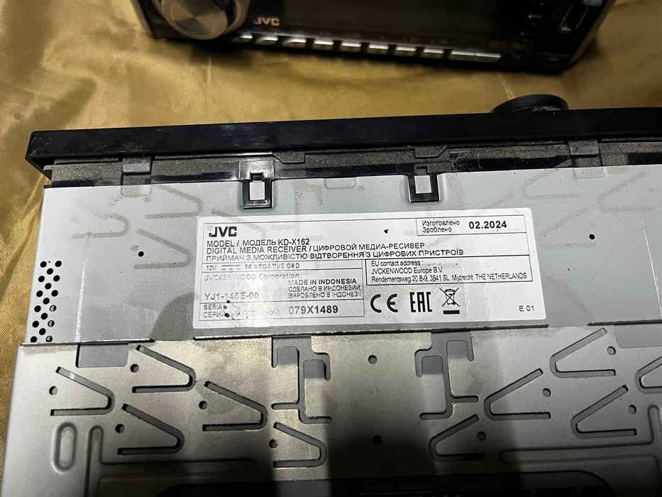 Оригинальна магнитола JVC KD-X162