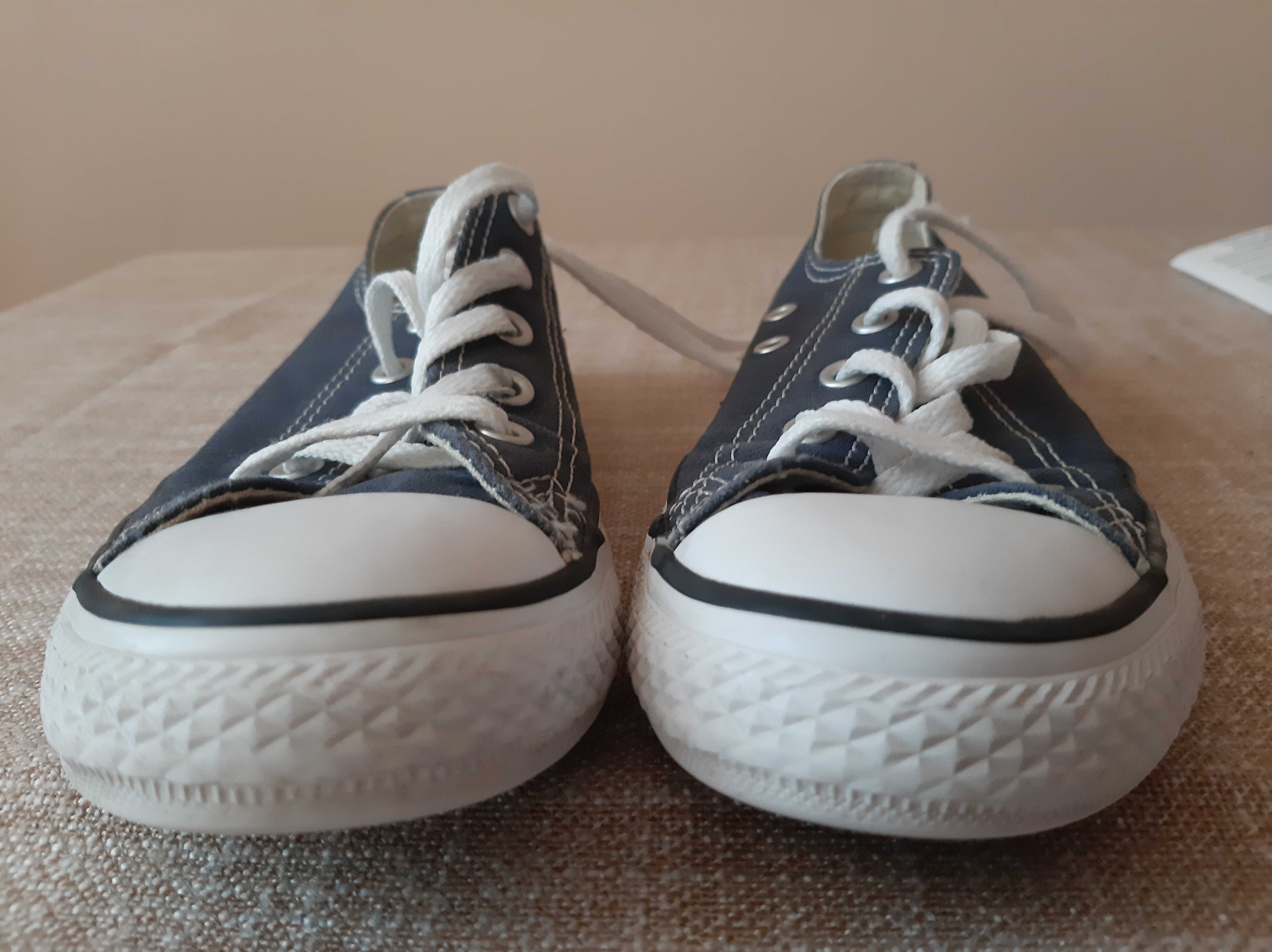 Tenisówki converse rozm. 33 długość wkładki 20 cm.