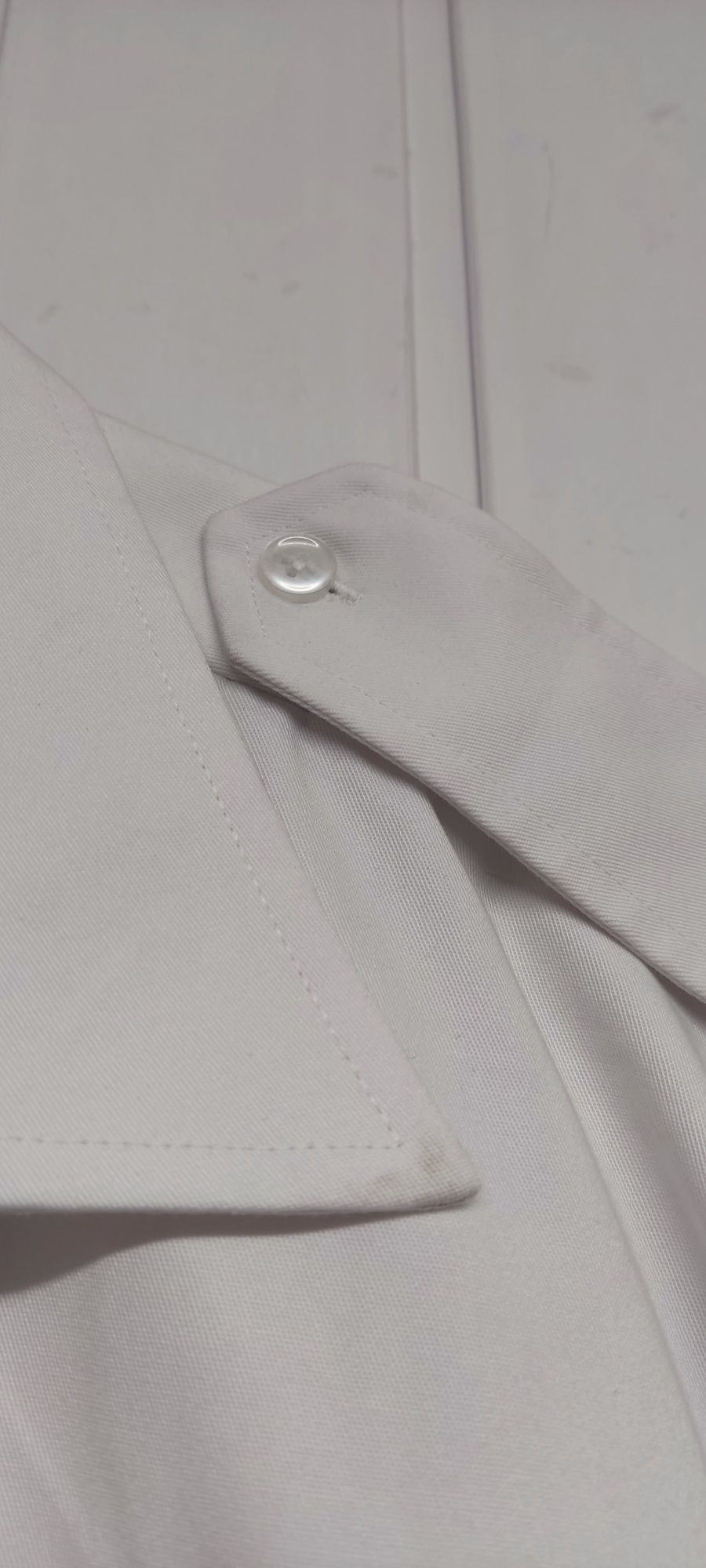 Kitel uniform męski koszulkowy biały ,kitel medyczny rehabilitacyjny