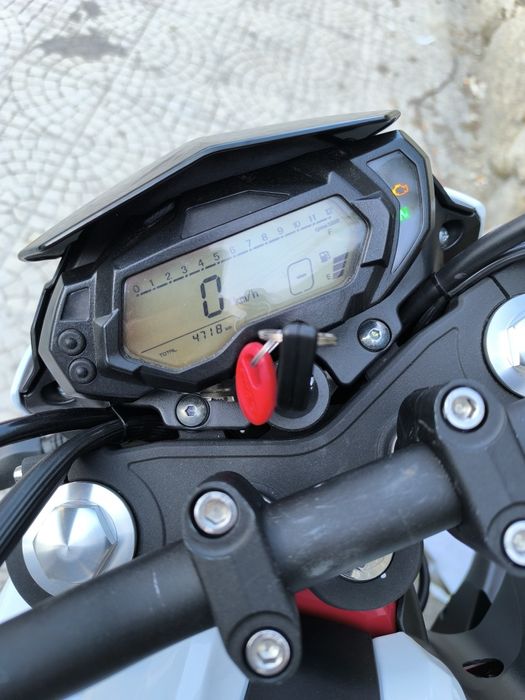Benelli Bn 125. 4800klm