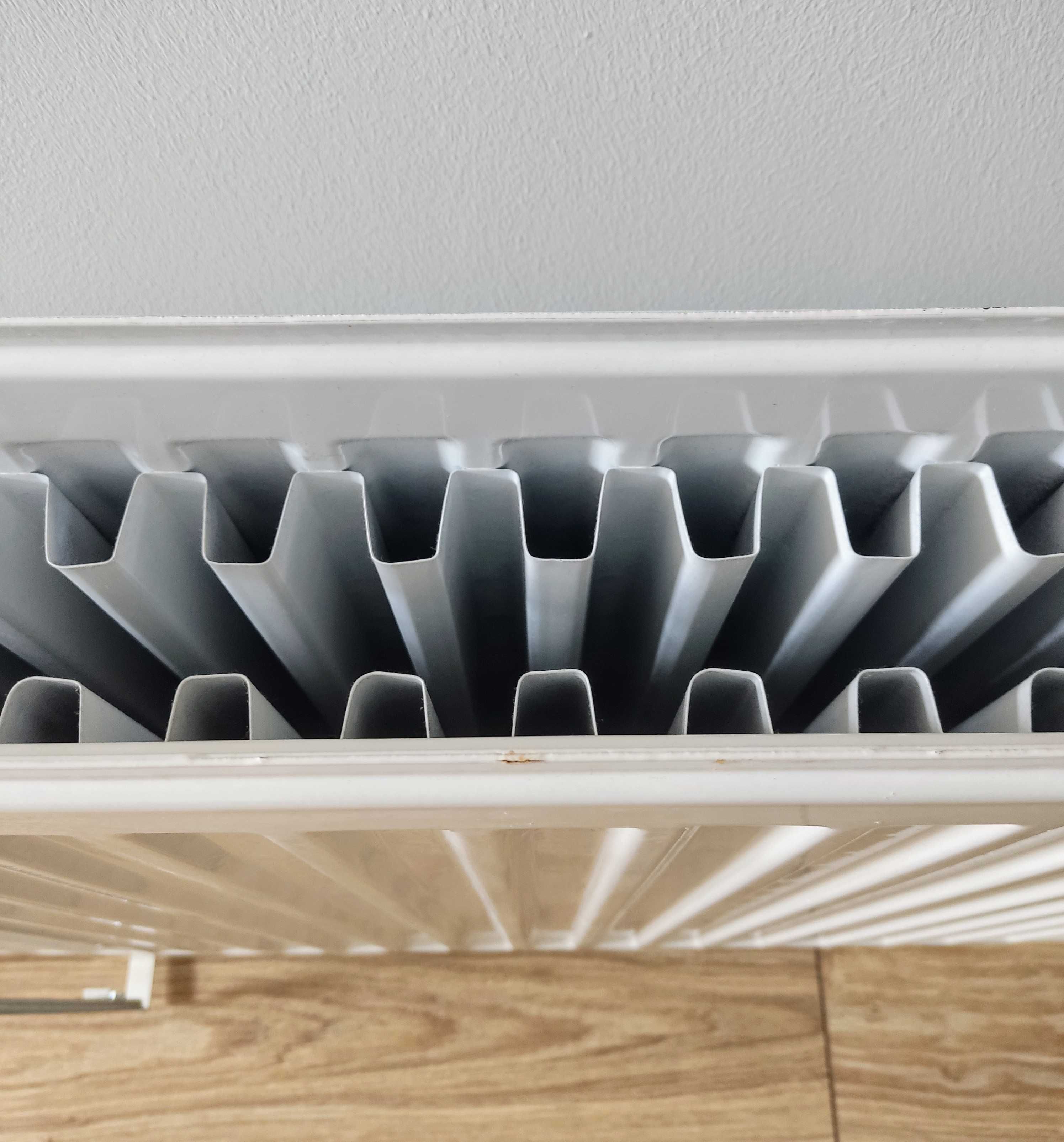 Grzejnik/ kaloryfer 120x60 V22 + głowica termostatyczna