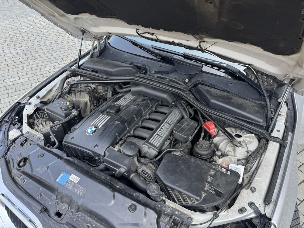 BMW E60 523i 2.5 бензин ( 190 к.с. )
