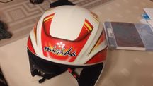 kask narciarski w kolorze czarnym