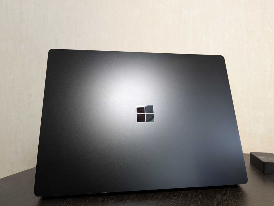Microsoft Surface Laptop 4 15" Ryzen 7 16/512gb 8 ядер 16 потоків