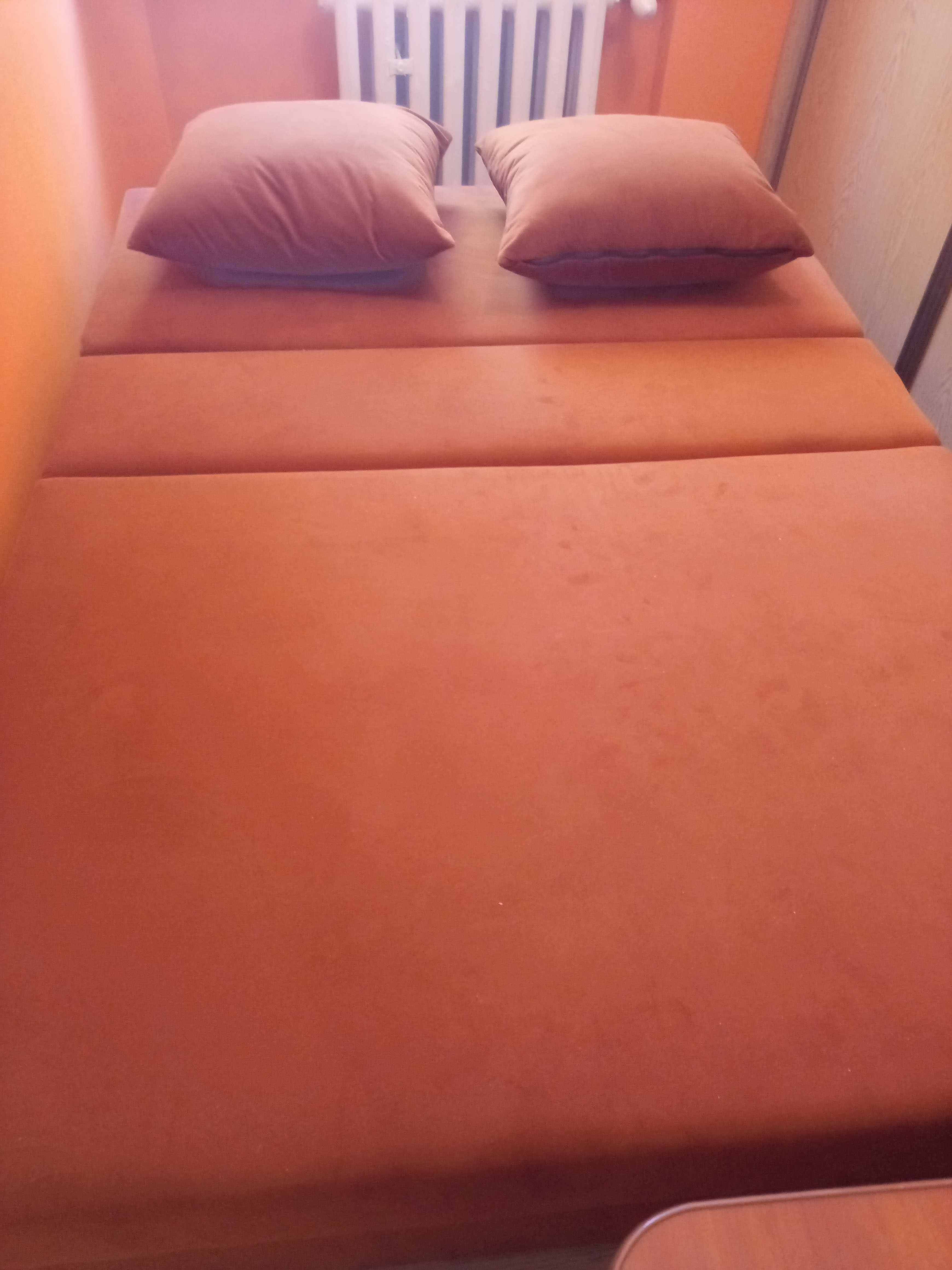 Sofa 2 os. z funkcją spania( nowa) -szer.136 cm, długość 190cm.