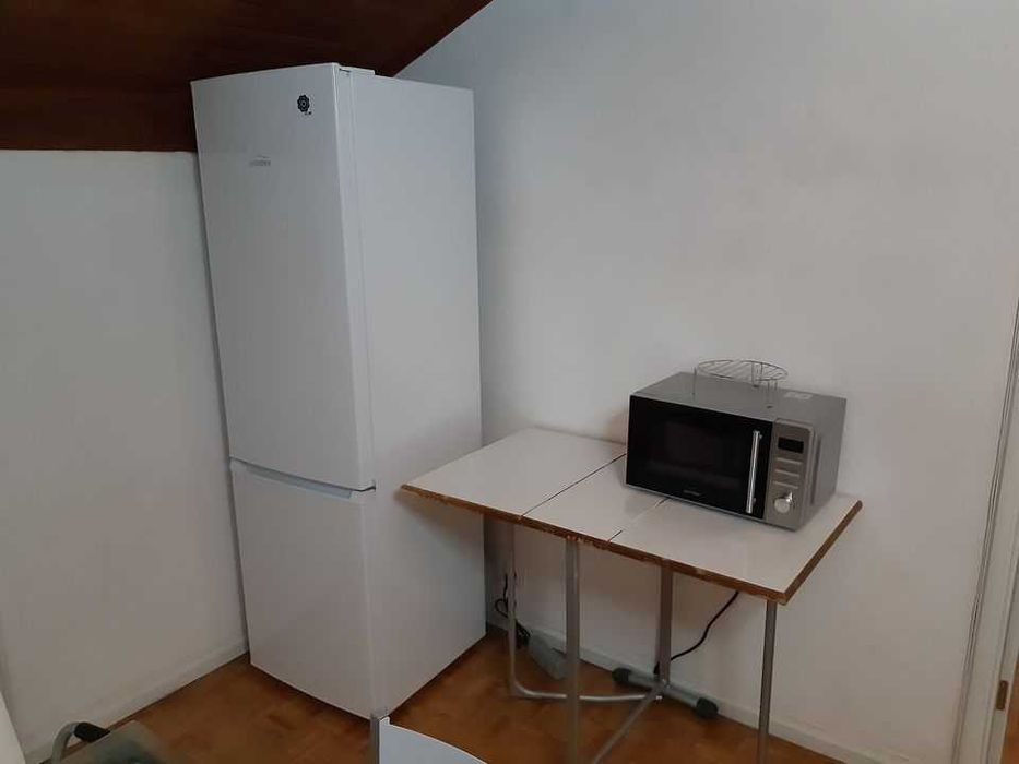 Apartamento T0/T1 Mobilado c/ Amplo Quintal | Em Moradia Comum