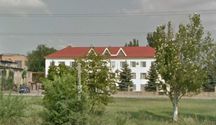 Продаж окремої триповерхової будівлі