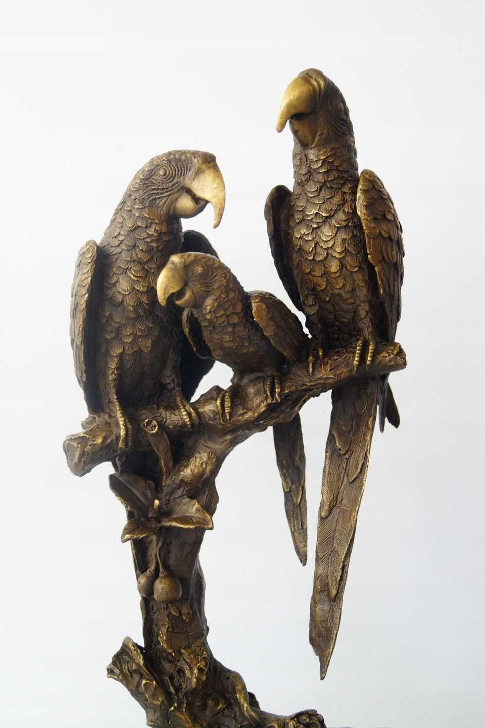 Figura z brązu rzeźba Papugi na konarze piękna