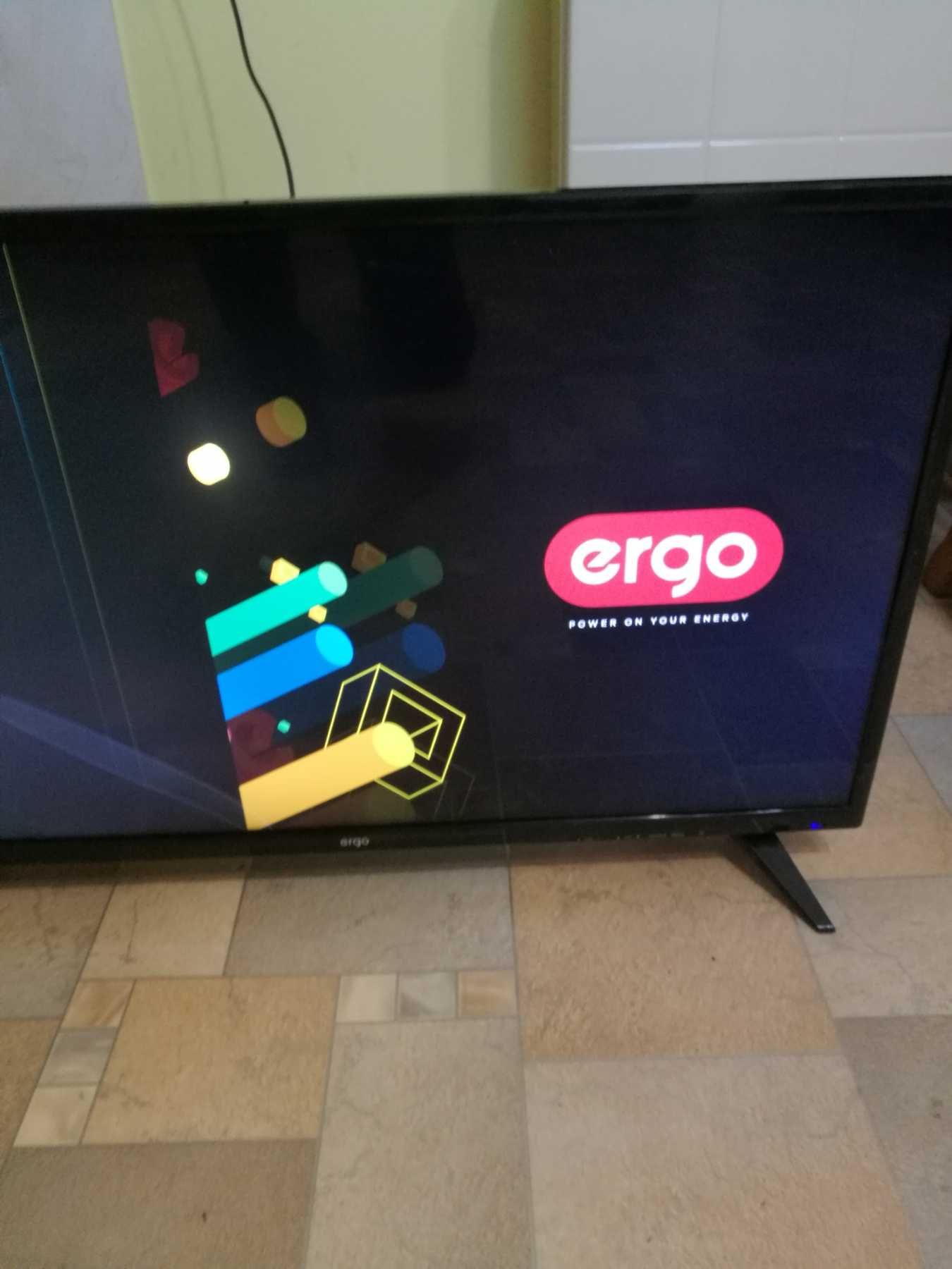 Розбитий телевізор ERGO SMART TV LE32CT5550AK
