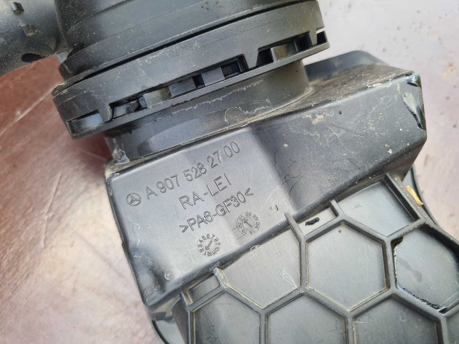 Mercedes Sprinter W907 2.0 rura powietrza dolot