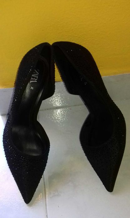 Sapatos elegantes de senhora