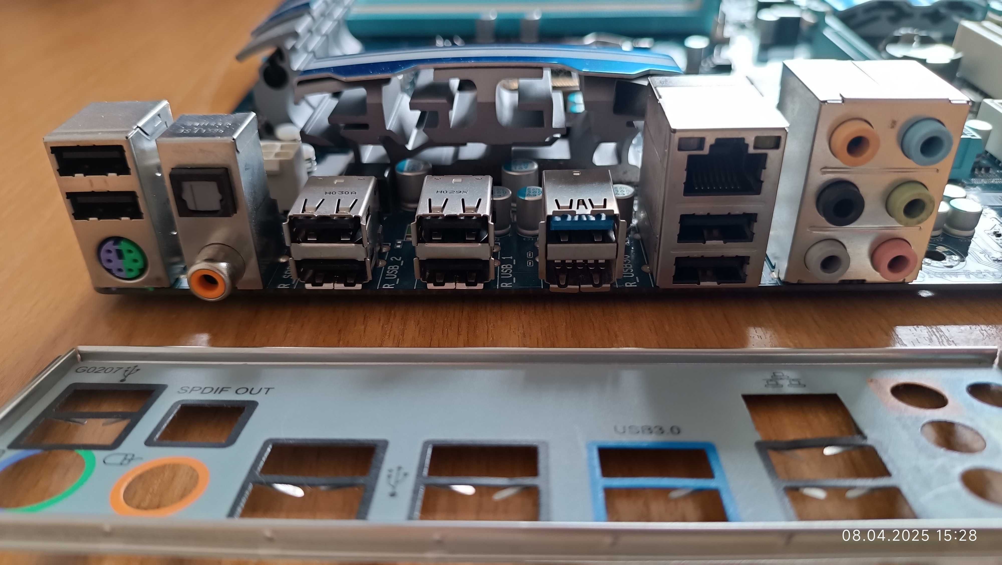 У якості донора материнська плата Gigabyte GA-P55-USB3, роз’єм LGA 115