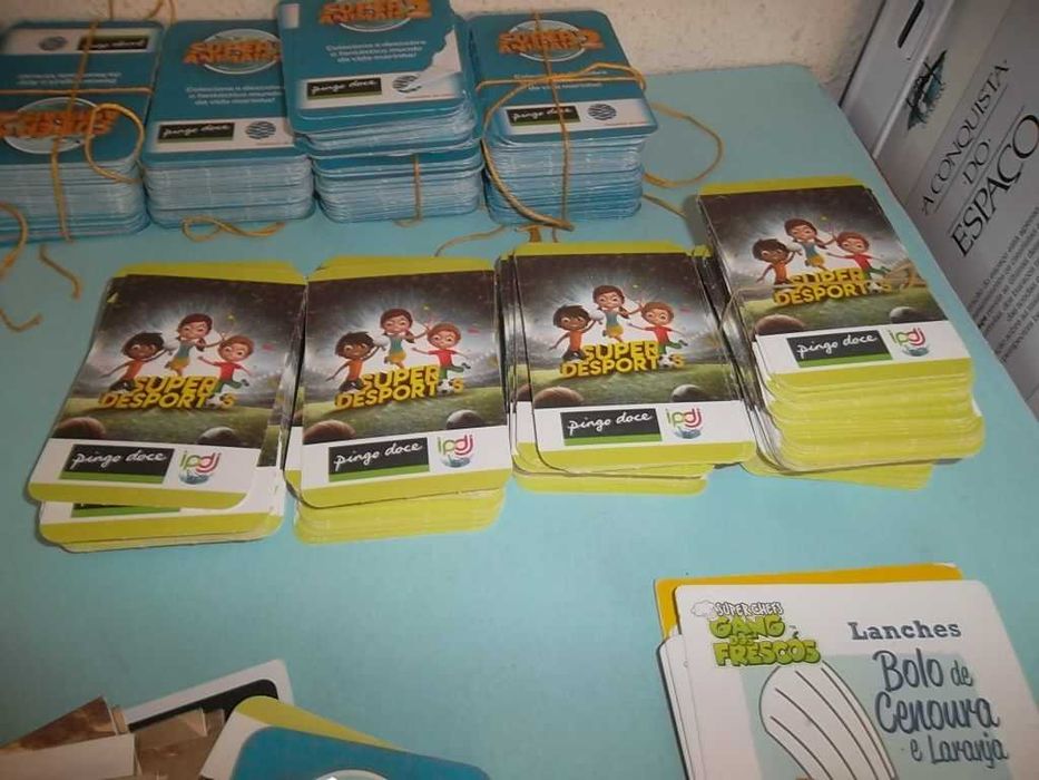 Grande lote de 200 cartas colecionáveis