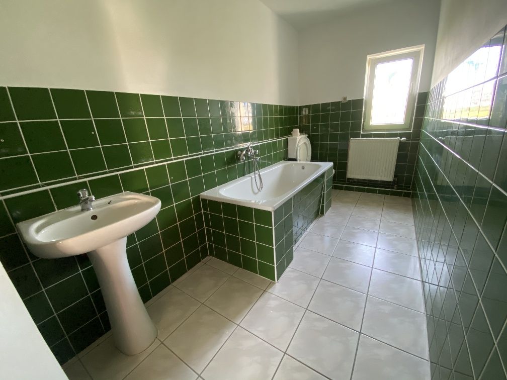 Sprzedam dom jednorodzinny 125 m2 wraz z budynkiem gospodarczym 180 m2