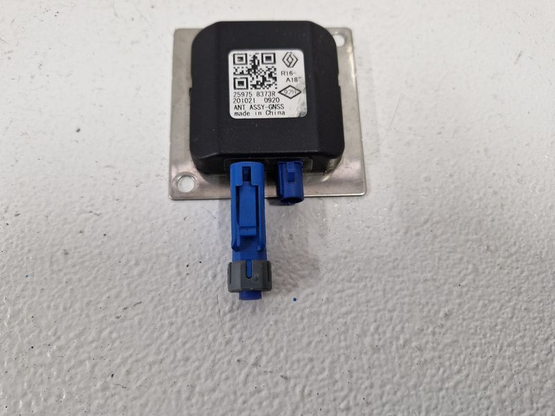 RENAULT TWINGO 3 III WZMACNIACZ ANTENY GPS ANTENOWY 259758373R