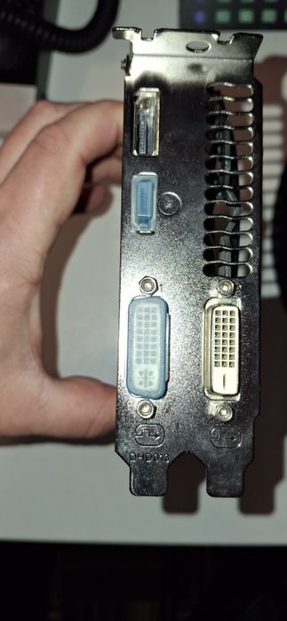 GIGABYTE R9 270 WindForce OC 2GB PCI Express 3.0 HDMI DVI DP