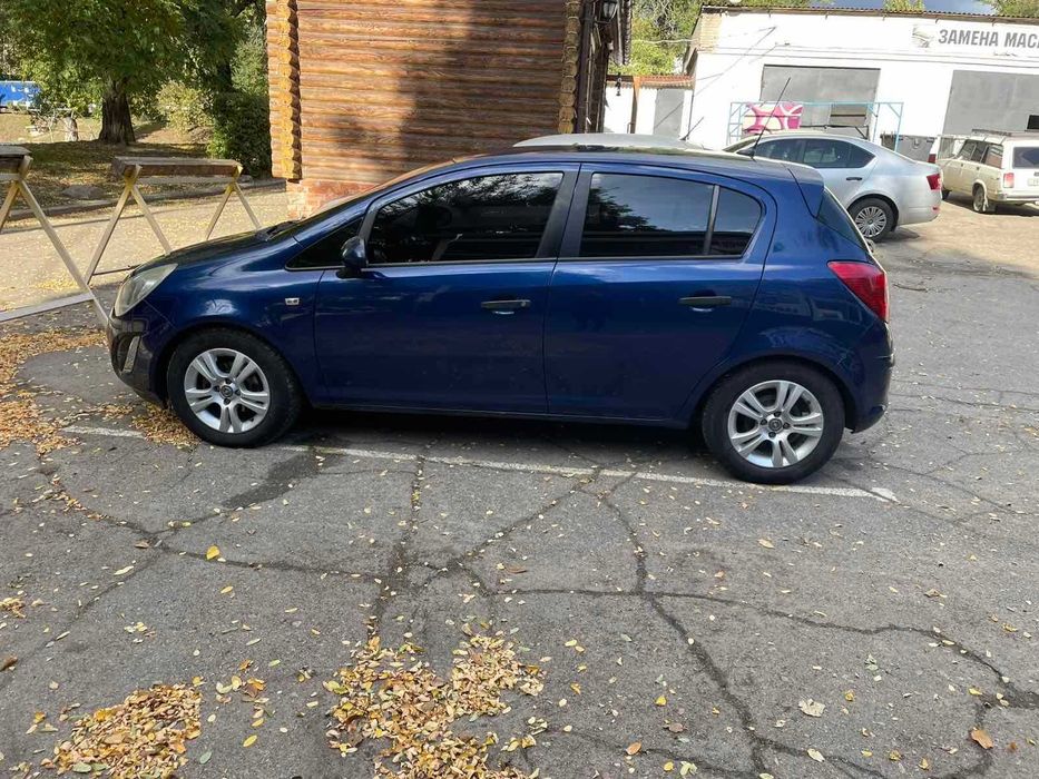 Opel Corsa 2012 б/у