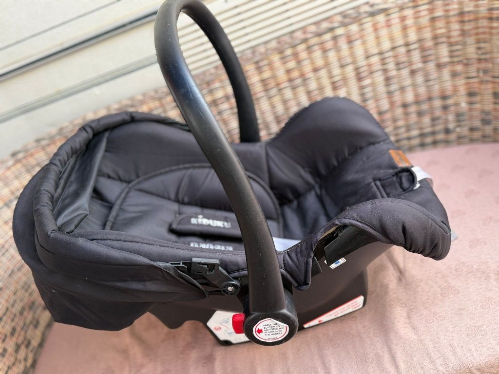 Vede ser um carrinho de bebê