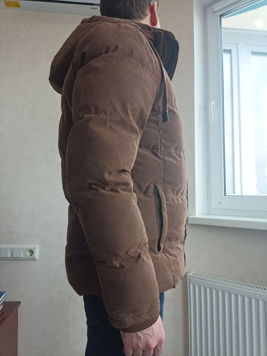 Зимова куртка коричневого кольору