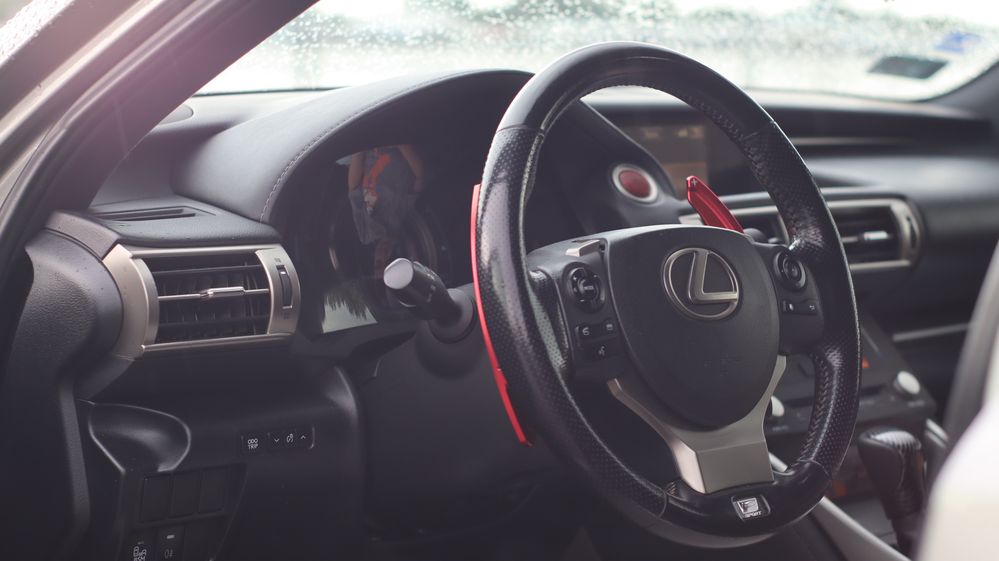 Lexus IS 300 F sport AWD (głośny wydech)