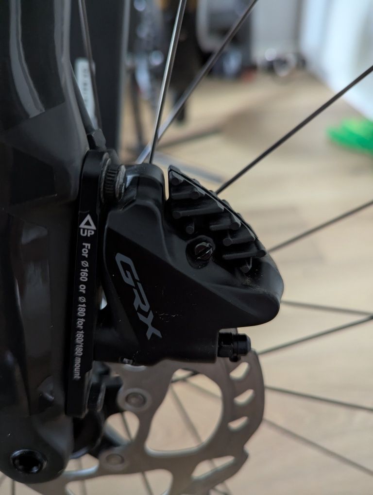 Mini grupa Shimano GRX 2x12, klamkomanerki, zaciski, przerzutki.