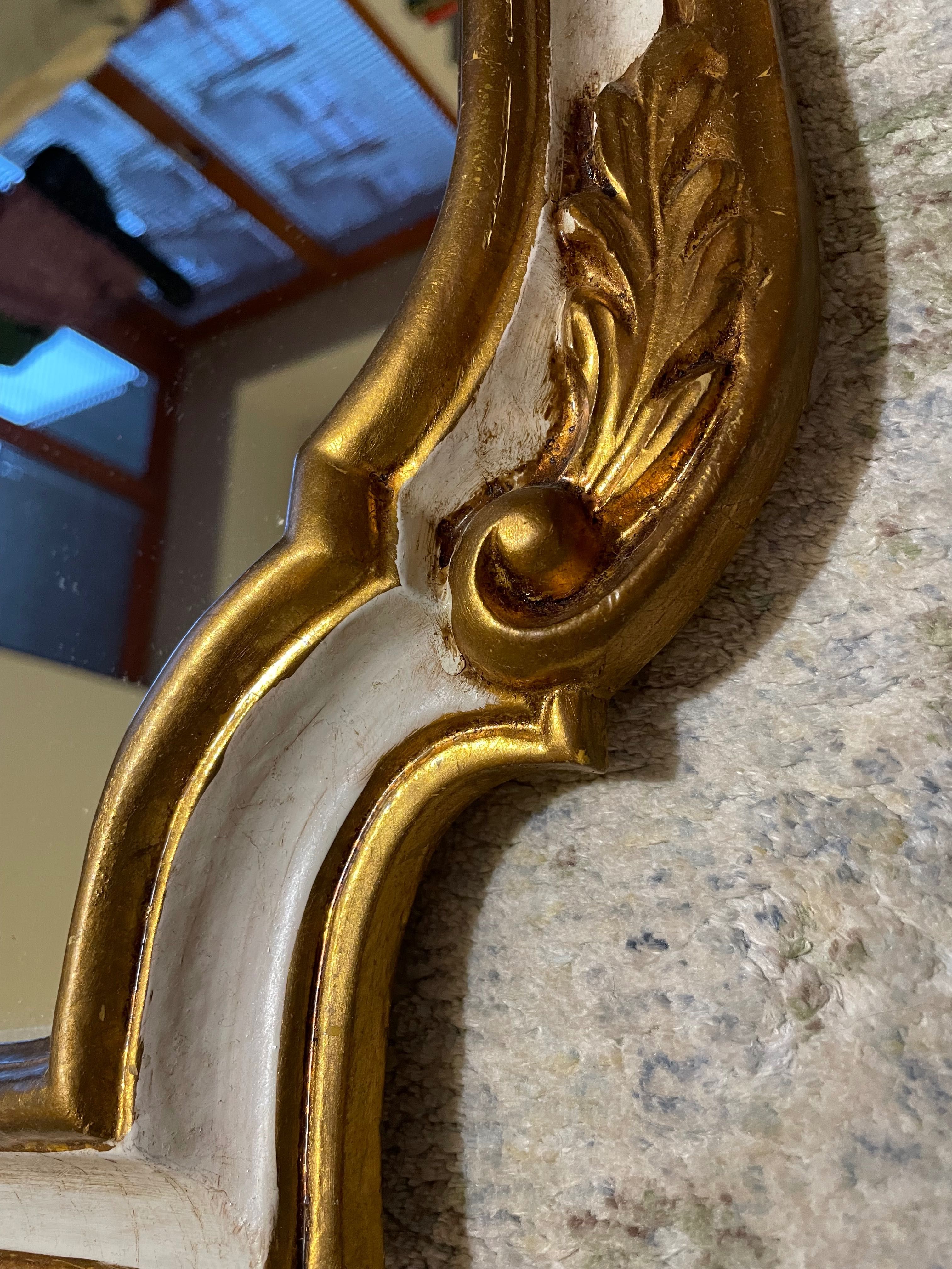 Lustro duże w złotej ramie drewnianej antyk klasyczny wzór