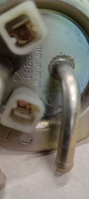 Fiat 126p oryginalny pływak zbiornika paliwa.