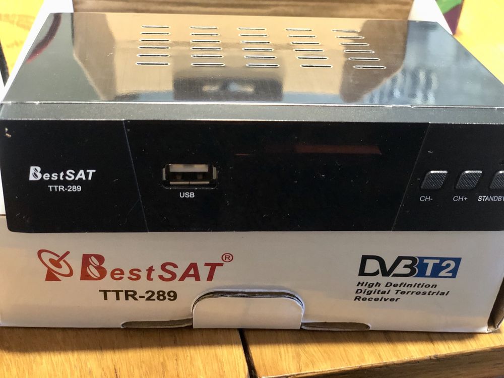 Продам цифровий ефірний приймач DVB-T2 BestSat TTR-289