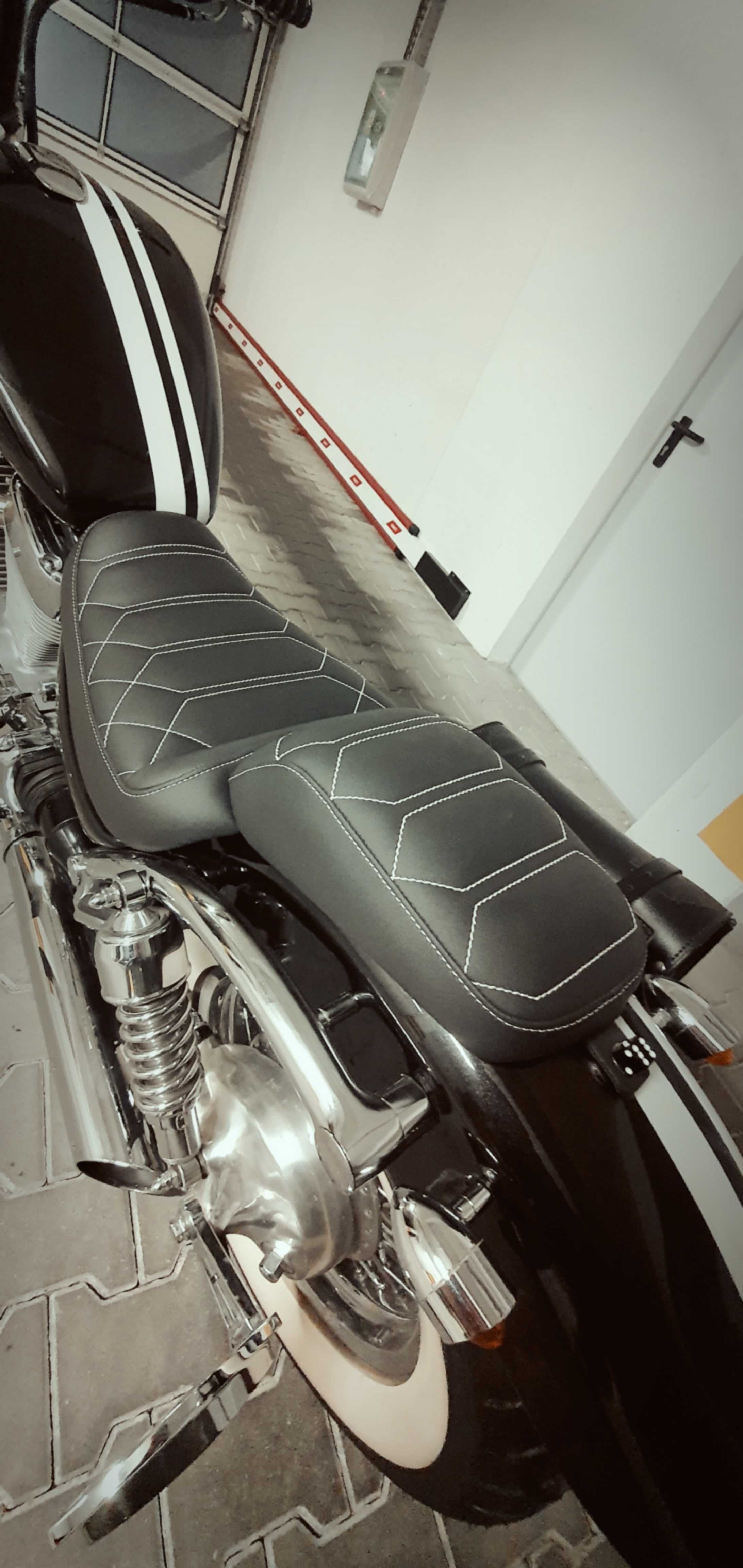 Suzuki Intruder VS1400 Custom