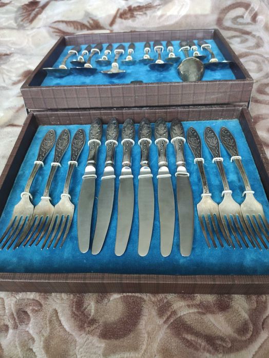 Столові прибори з нагоди "Олімпіади-80"