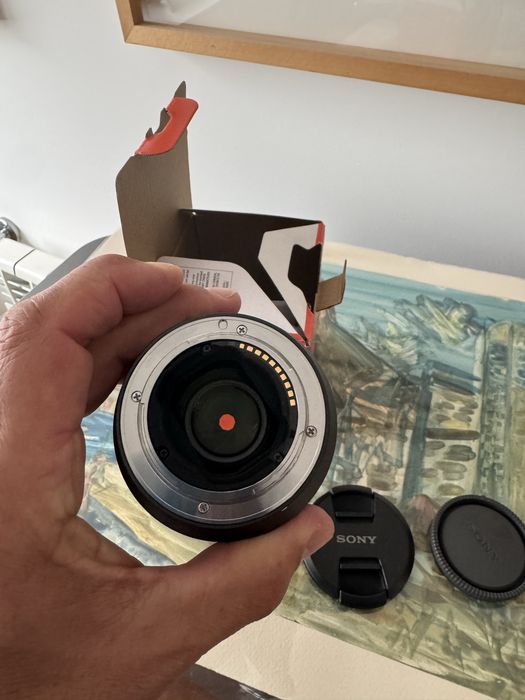 Objectiva Sony 85 mm f1.8 na caixa