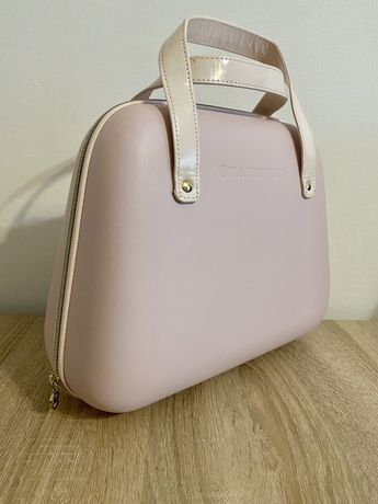Różowy kuferek na kosmetyki walizka podróżna kosmetyczka kufer pudrowy