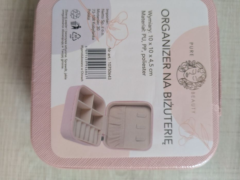 Kuferek na biżuterię