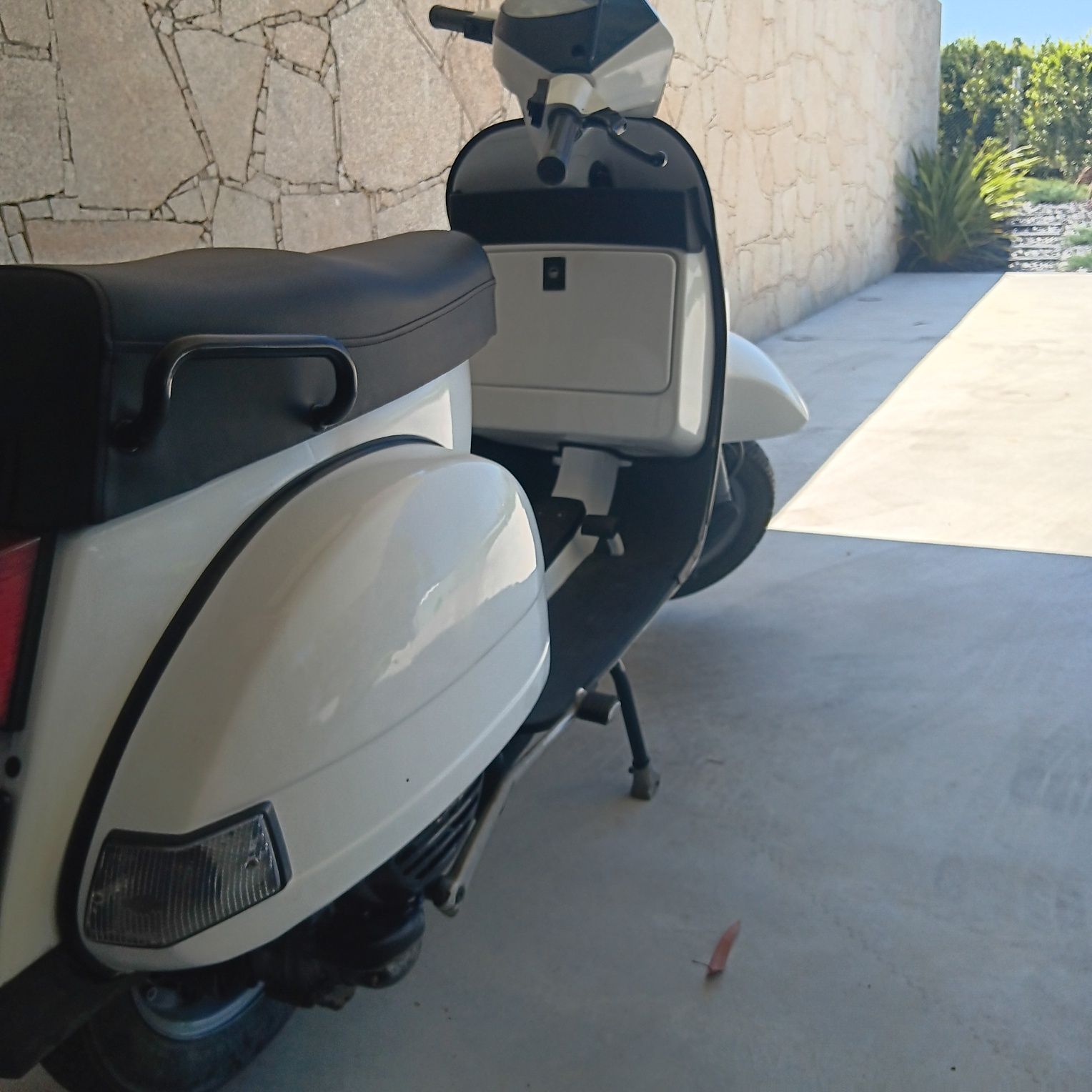 Vespa t5 a trabalhar  bem, para peças