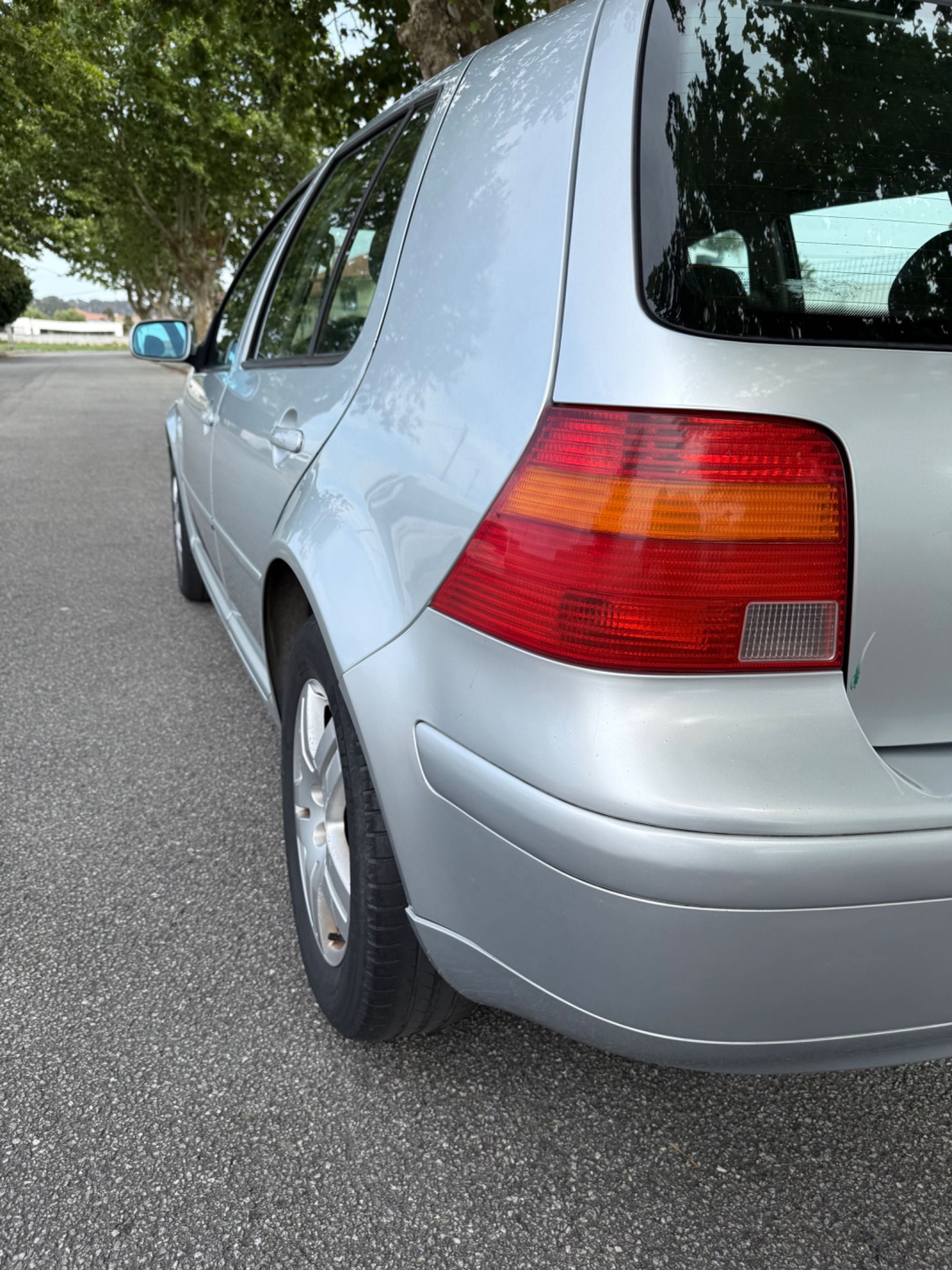 Volkwagen Golf IV 1.4 - 5 portas - 03/2001