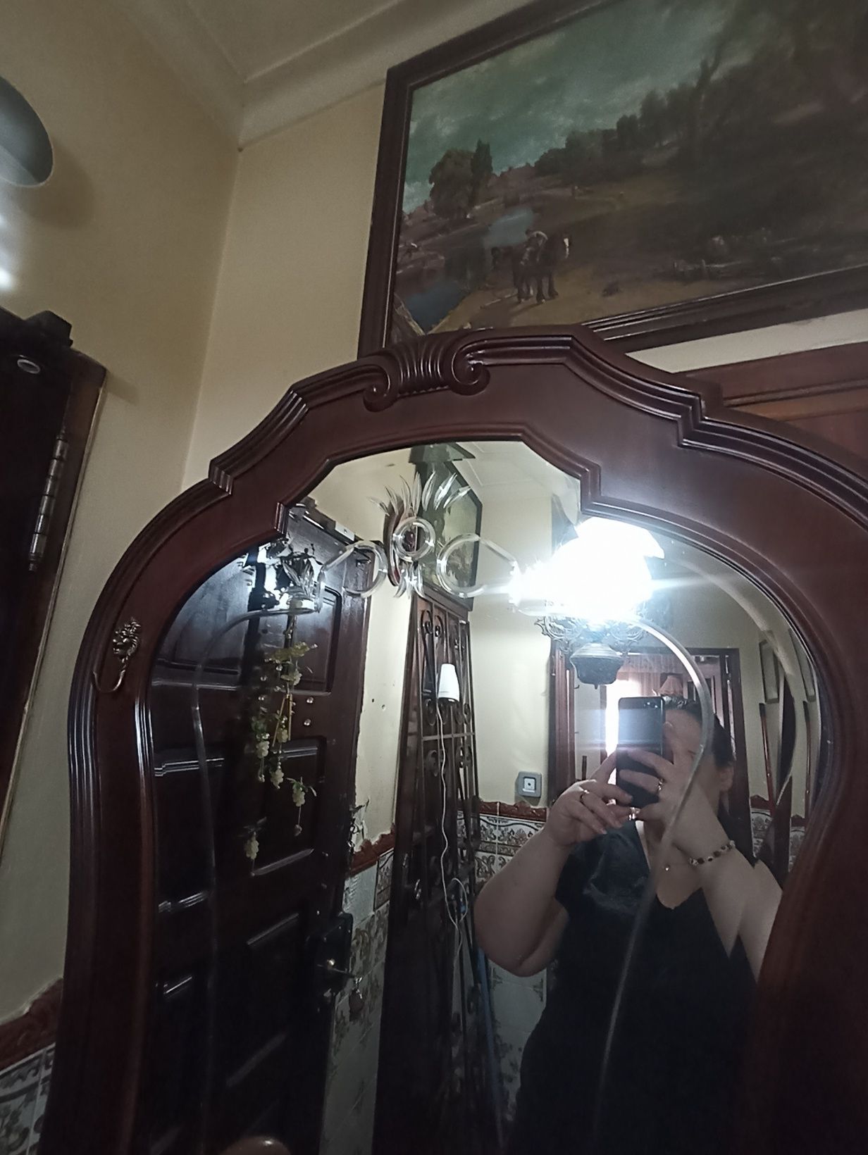 Móvel com espelho