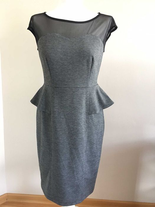 Sukienka z baskinką  Valerie Bertinelli rozmiar 36/38