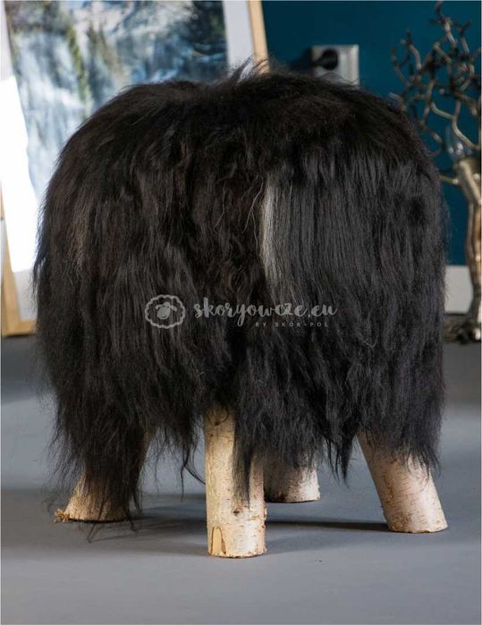 Krzesło z owczej skóry / czarny