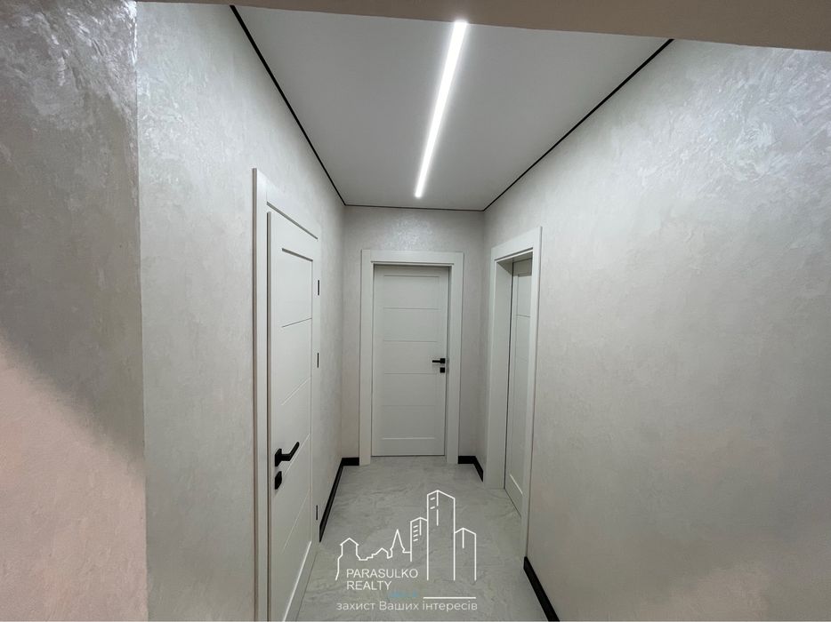 Продам шикарний будинок з меблями та приміадьною технікою