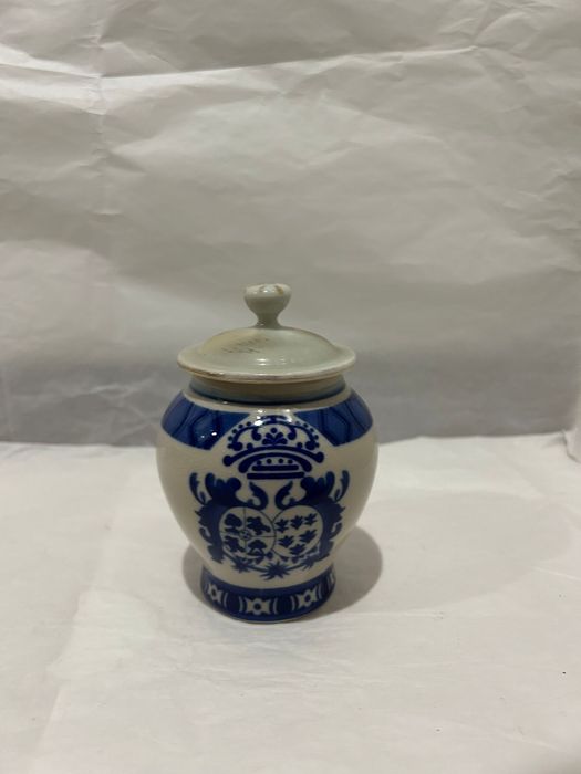 Pote de farmácia antigo em porcelana