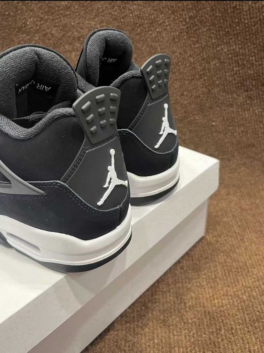 Buty-Trampk-Jordan Air Jordan 4 Retro "White Thunder" R.40