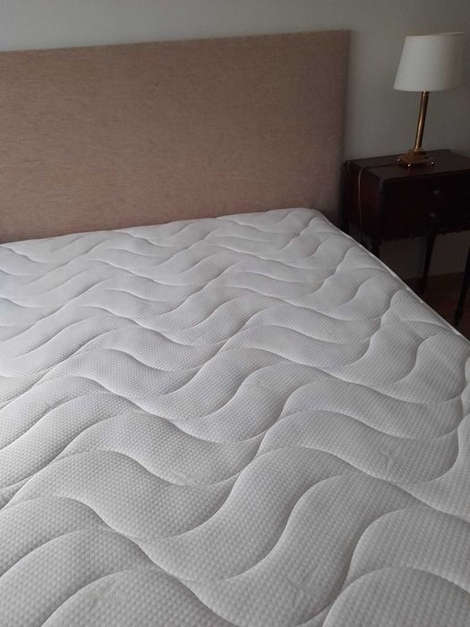 Cama completa - Estrado + Cabeceira + Colchão
