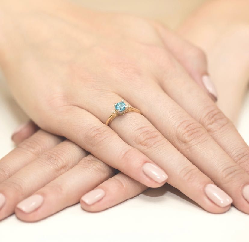 Pierścionek topaz brylanty złoto 585