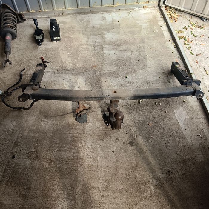 Hak holowniczy audi a4 b5